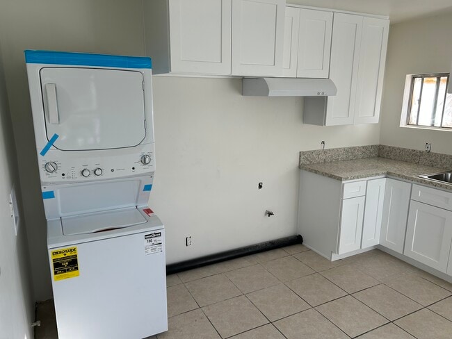 Building Photo - 225 E Fremont Sq