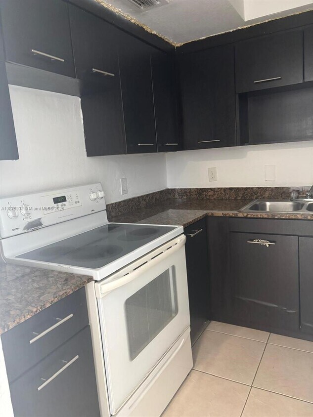 Foto principal - 13700 NE 6th Ave