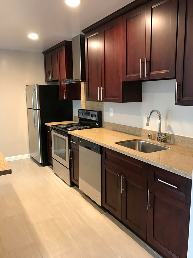 Building Photo - 1210 Alameda de las Pulgas