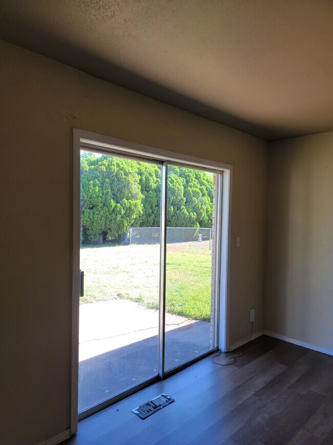 Foto del edificio - 4506 Prairie Rd