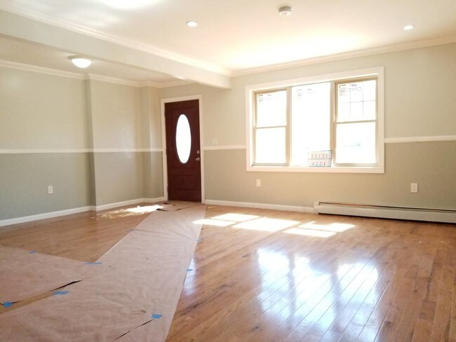 Building Photo - 15329 Rockaway Blvd