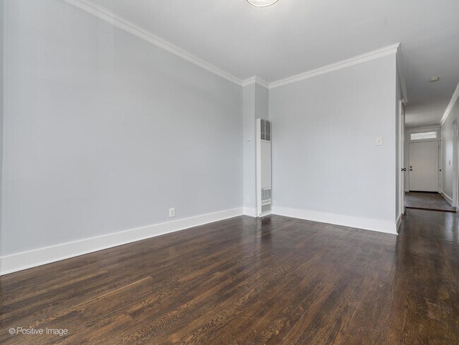 Foto del edificio - 2943 N Fairfield Ave
