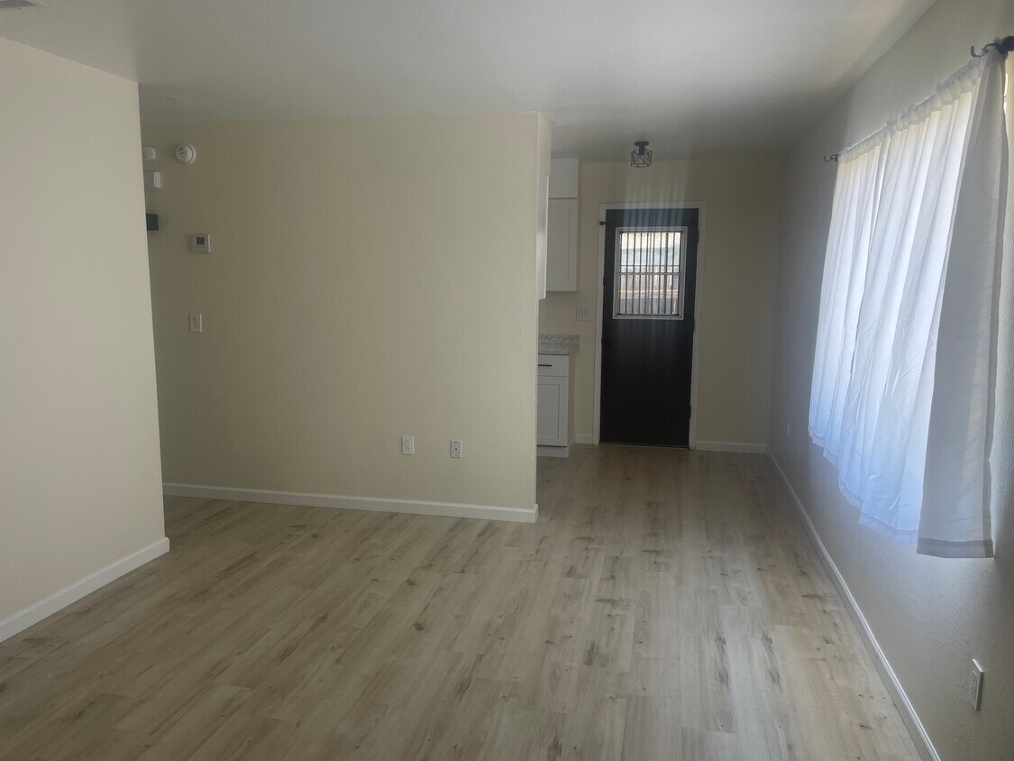 635 W Olive Ave Unit A, El Centro, CA 92243 Apartments in El Centro