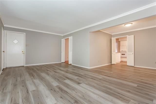 Foto del edificio - 6007 Sandhurst Ln