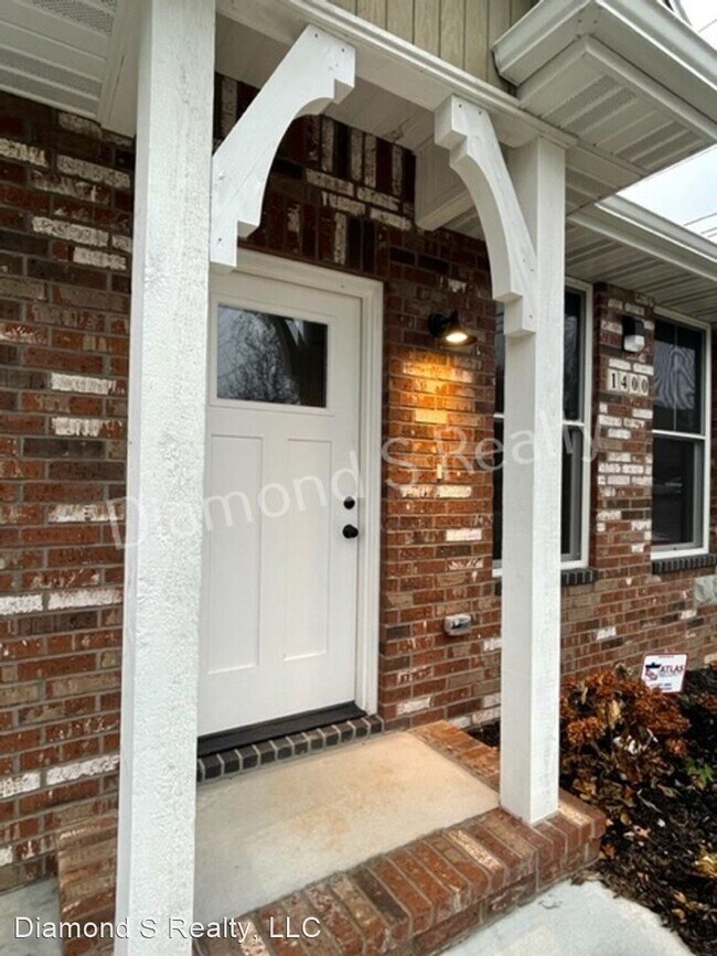 Foto del edificio - 2 br, 2 bath House - 1400 E Lindberg St
