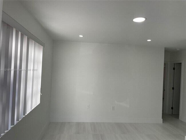 Building Photo - 2751 SW 21st Ter