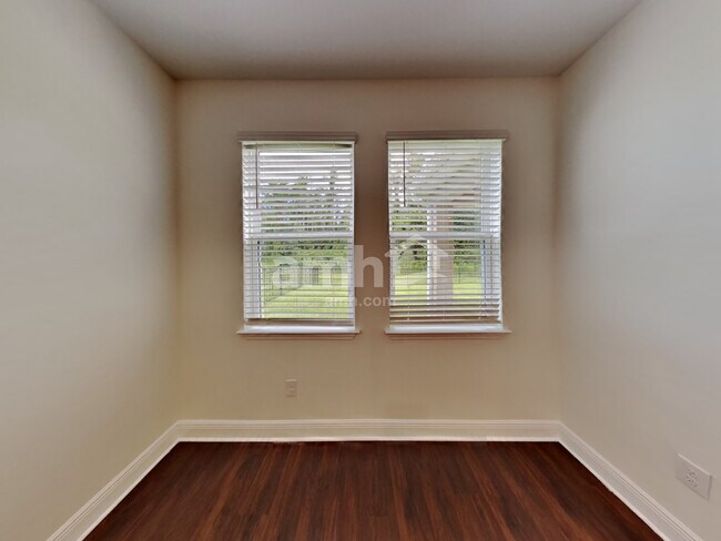 Foto del edificio - 27518 St Andrews Ave