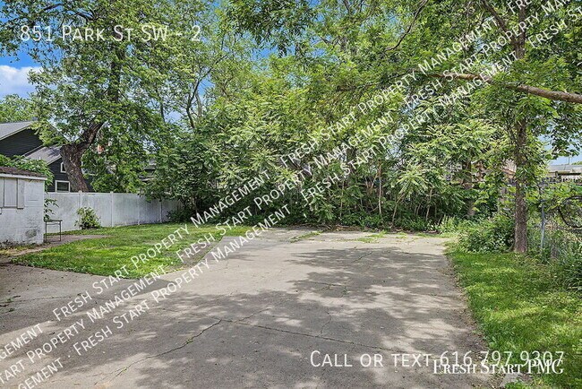 Foto del edificio - 851 Park St SW