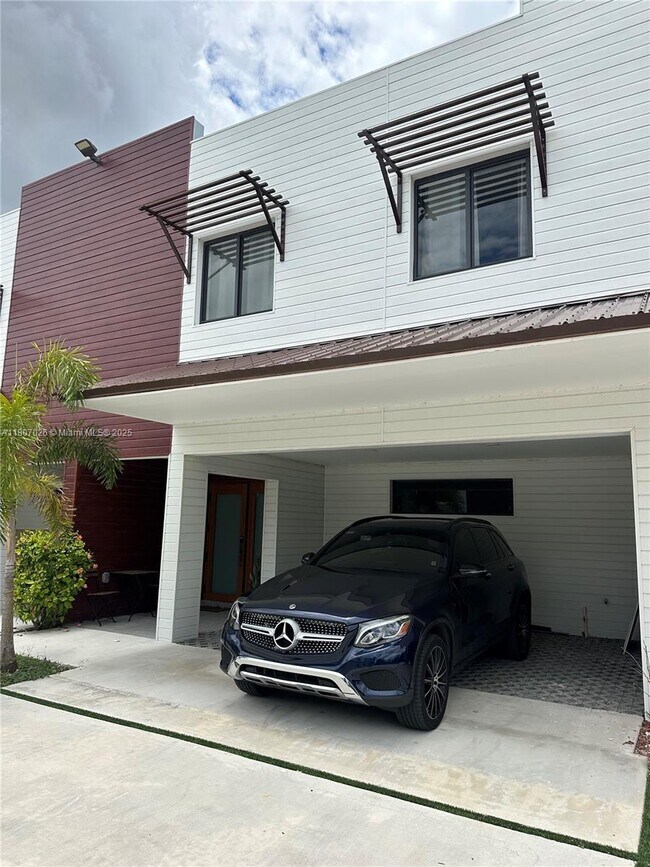 Foto del edificio - 958 NW 10th St