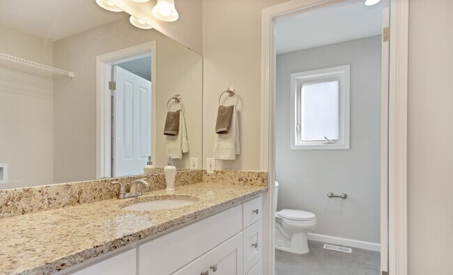 Foto del edificio - 420 S Henderson St