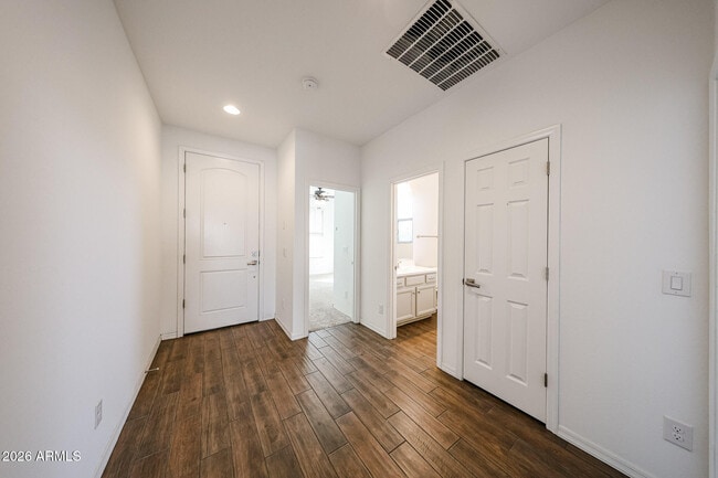 Building Photo - 2306 E Branham Ln