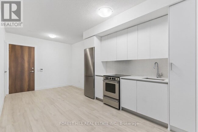 Building Photo - 251 Manitoba St
