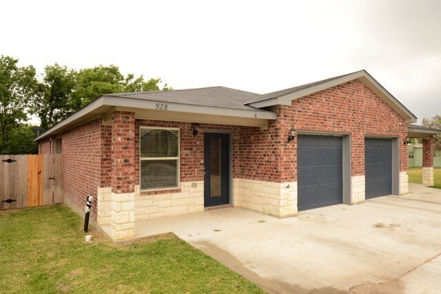 Foto del edificio - 928 Maplewood Dr