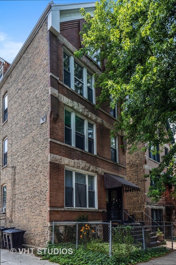 Primary Photo - 2313 W Medill Ave
