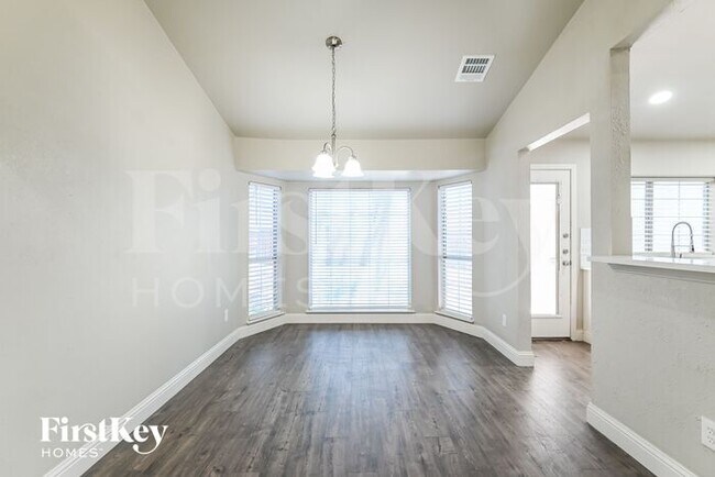 Building Photo - 804 Courson Dr