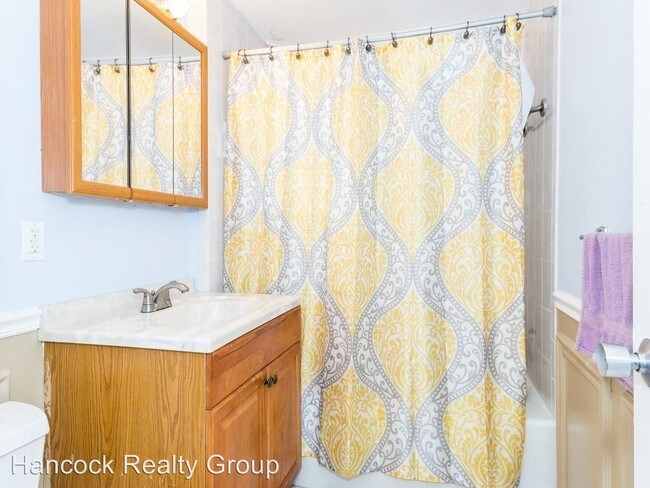 Foto del edificio - 4 br, 1 bath Apartment - 347-349 Salem Street