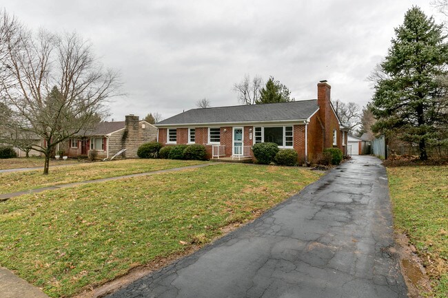 Building Photo - 977 Stonewall Rd