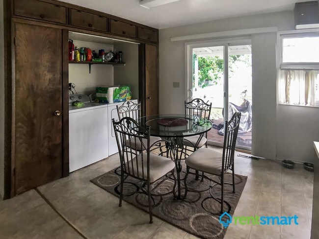 Building Photo - Pet Friendly West Side Alley Home