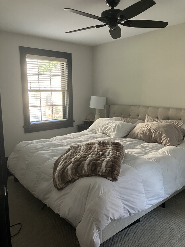 Building Photo - 1 BR in Village of Fairport Available Oct 1!