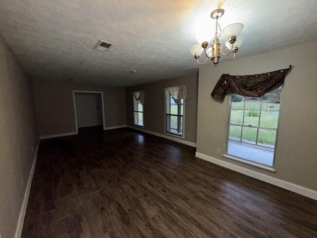 Building Photo - 1219 Shalimar Dr