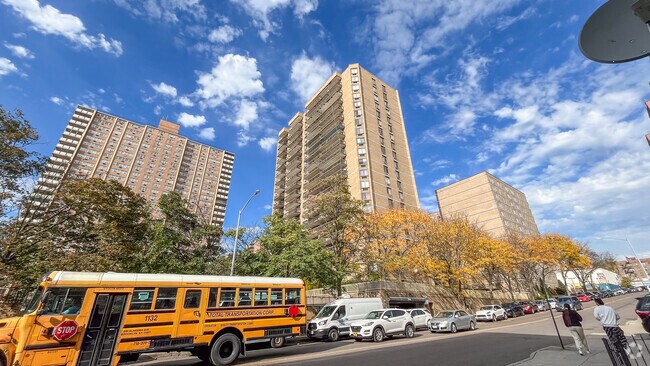 Foto del edificio - Woodner House Condominiums