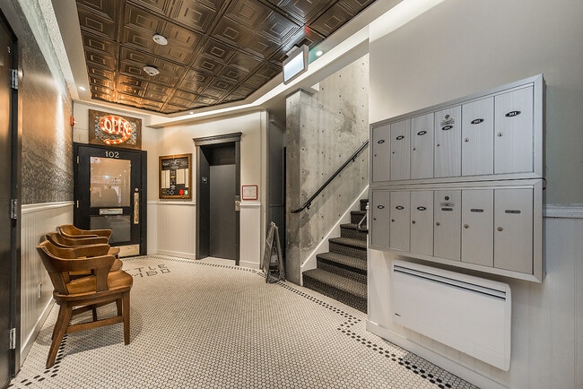 Building Photo - 506 Fort St