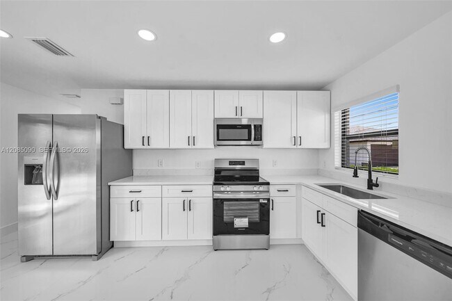 Foto del edificio - 4984 Fairway Ct