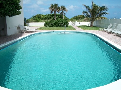 Building Photo - 3640 N Ocean Dr