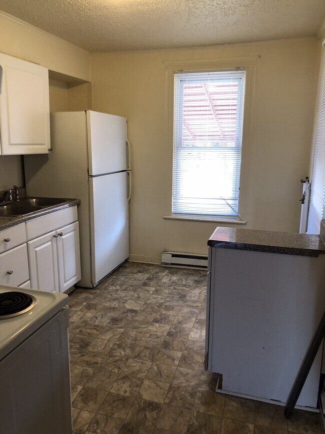 Foto del edificio - Reading 4 bedroom Single