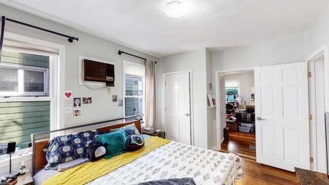 Foto del edificio - Beautifully updated 3 bed near the Green Line in Somerville!