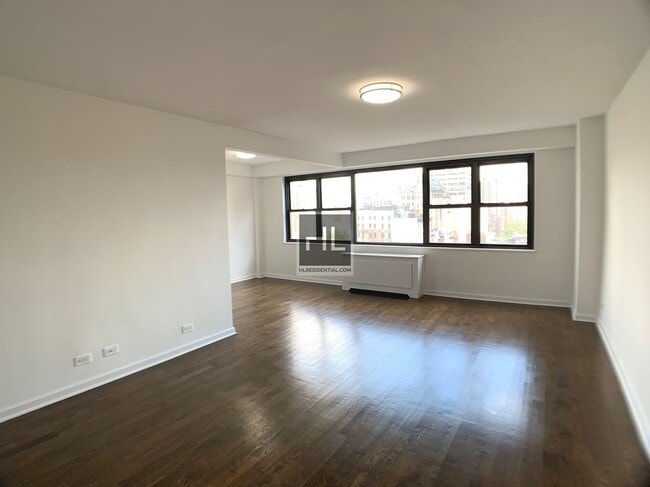 Building Photo - E 16 ST