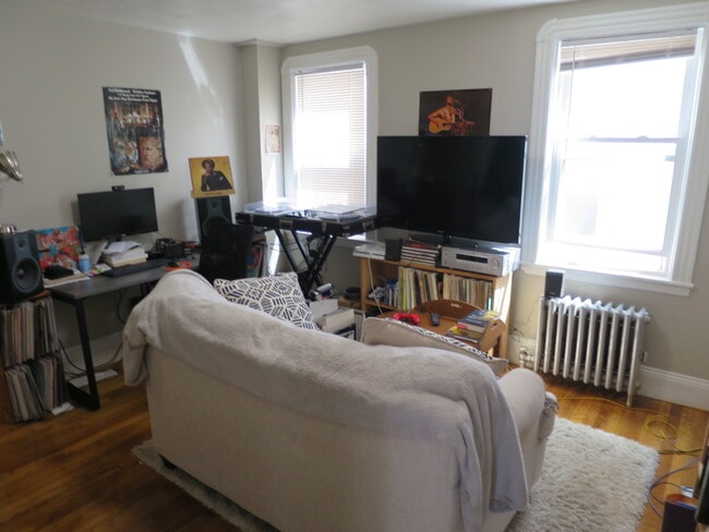 Building Photo - 104 Highland Ave