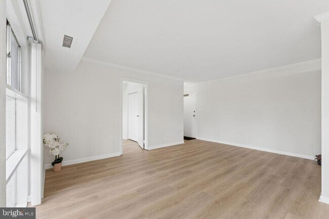 Foto del edificio - 7704 Donnybrook Ct