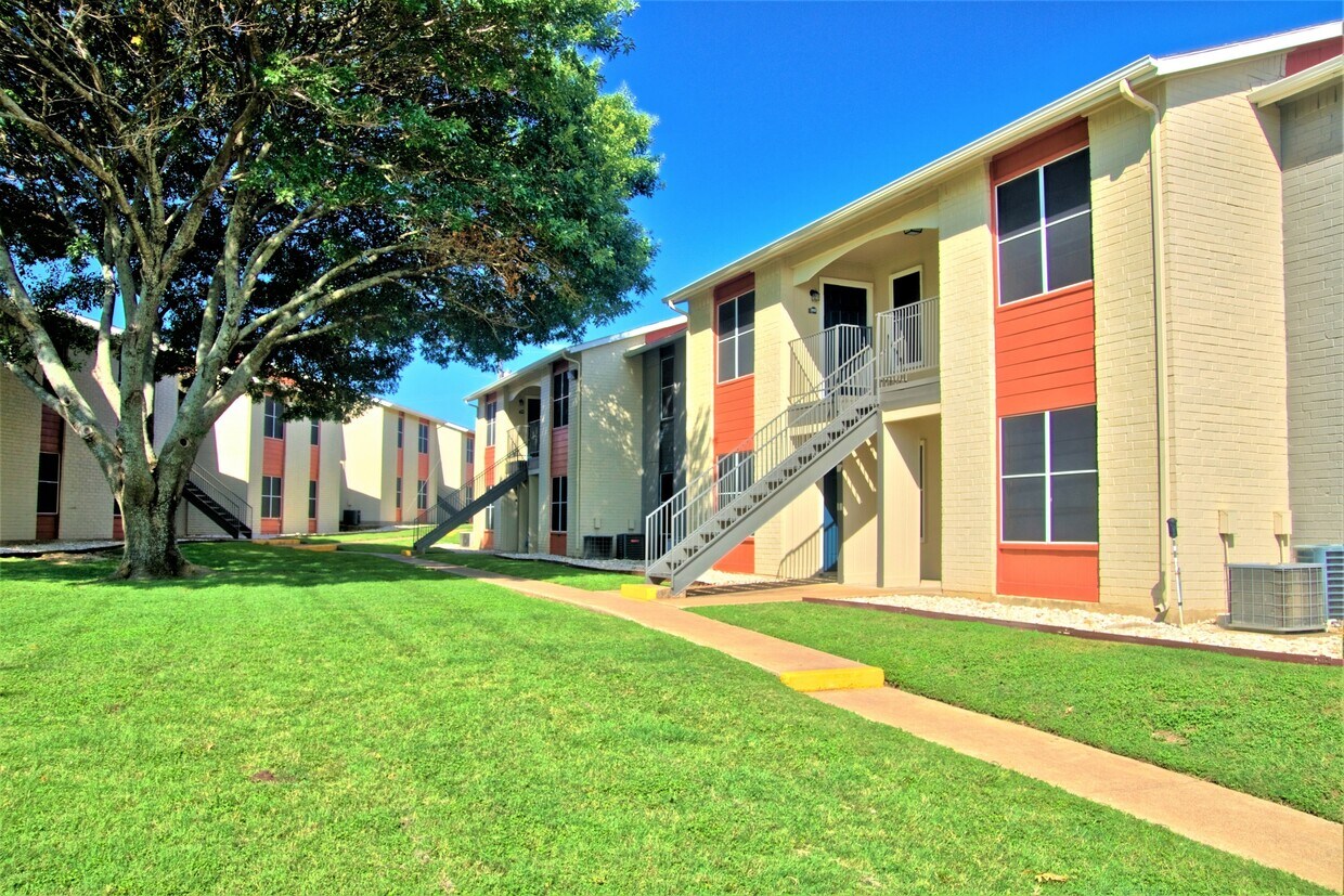 Avila Apartments in Waco, TX