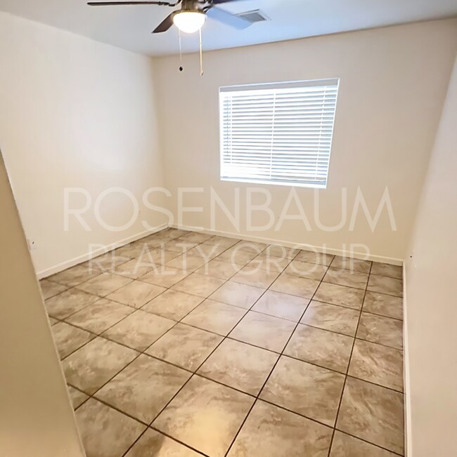 Foto del edificio - Beautiful 3-bedrooms, 2-baths duplex home ...