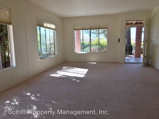 Building Photo - 140 Meander Way