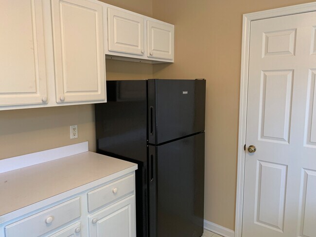 Building Photo - $1,495 Mo. - Pet Friendly, 3 Bedroom, 2 Ba...