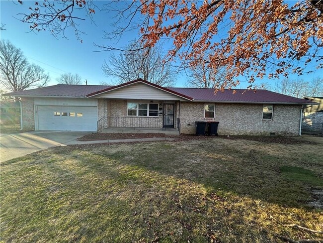 Building Photo - 2001 Westwood Ave