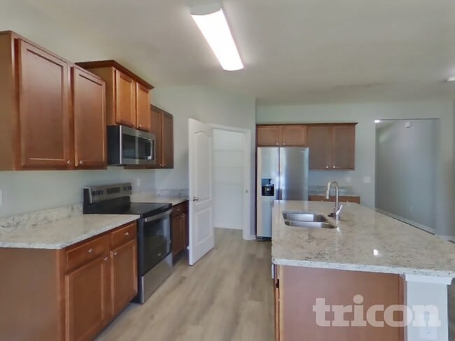 Foto del edificio - 372 Harley Dr