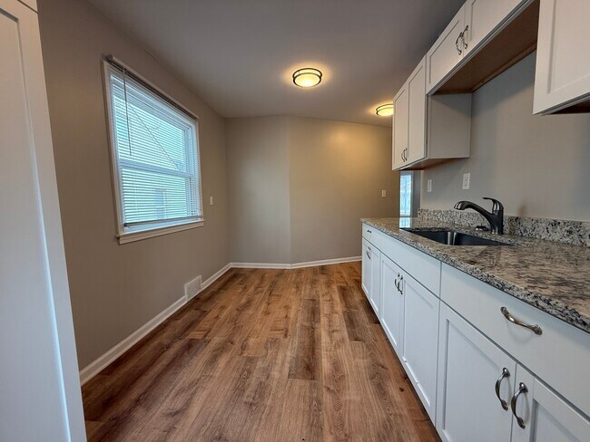 Foto del edificio - 14310 Hobart Ave