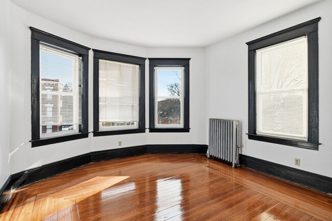 Foto del edificio - 44 Bardwell St