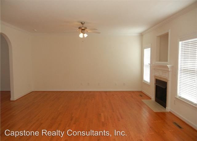 Building Photo - 4 br, 2.5 bath House - 3400 Willow Wind Drive