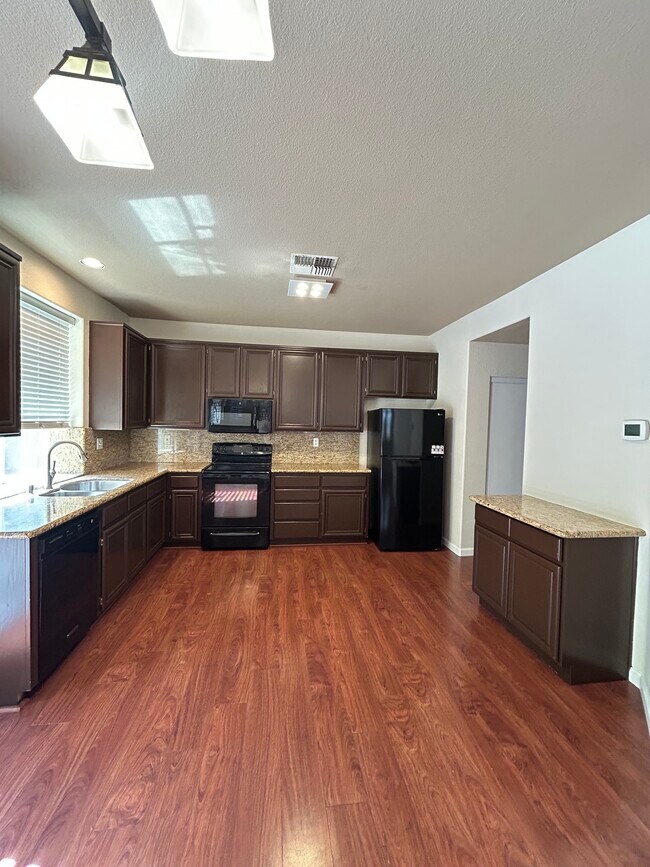 Building Photo - 2412 Hooftrail Way