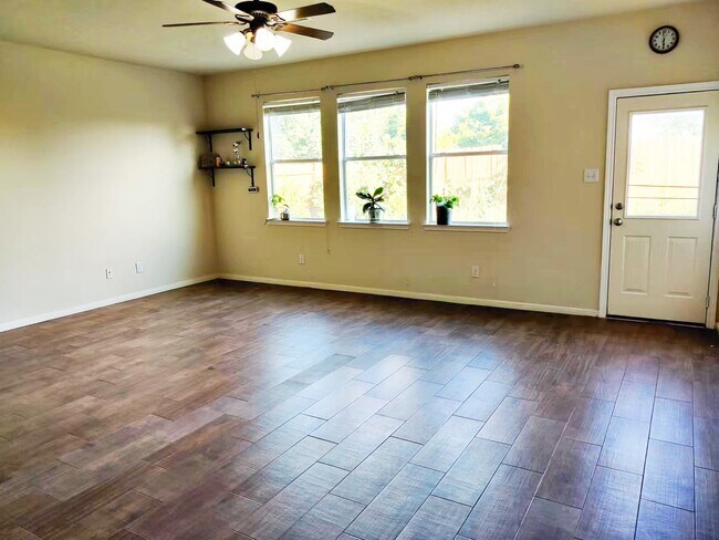 Foto del edificio - 3922 Camden Fields Ln