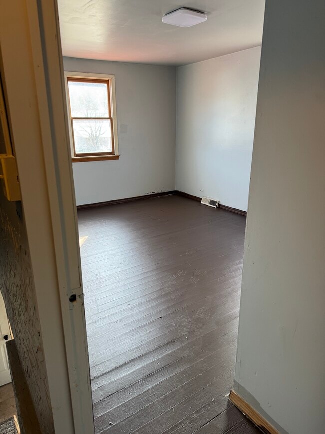 Building Photo - 103 N 3rd Ave