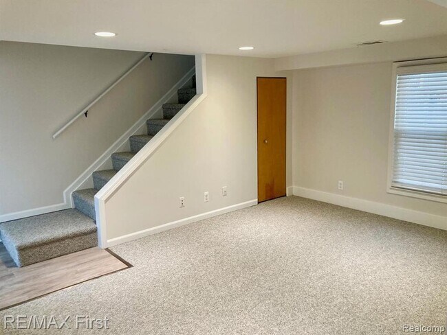 Foto del edificio - 611 Fairgrove Ave