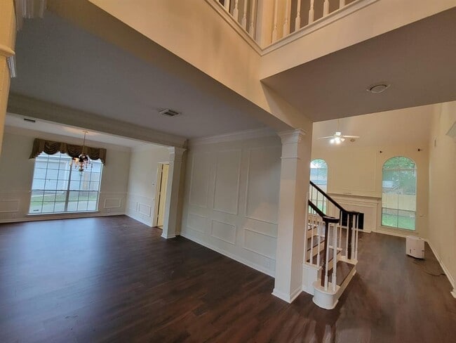Building Photo - 5818 Dove Ridge Ln