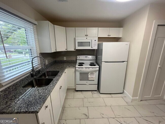 Foto del edificio - 843 Norwood Rd SE