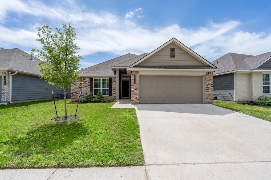 Foto principal - 911 Acorn Trail Pl