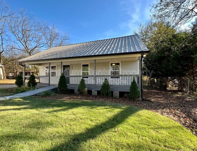 Photo - 189 W Jefferson St House